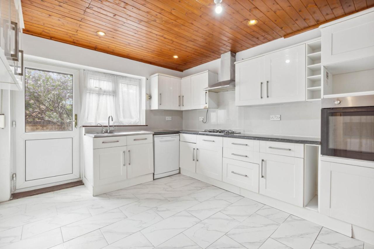 Cozy Stay Apartment Лондон Екстер'єр фото